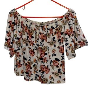 🌹GIMMICKS FLORAL CROP TOP